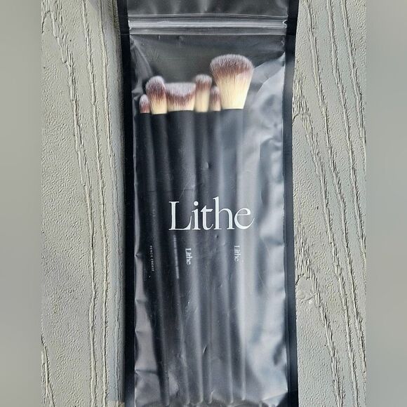 Lithe Beauty Everyday Brush 6 piece Set new msrp $48 - Picture 10 of 16